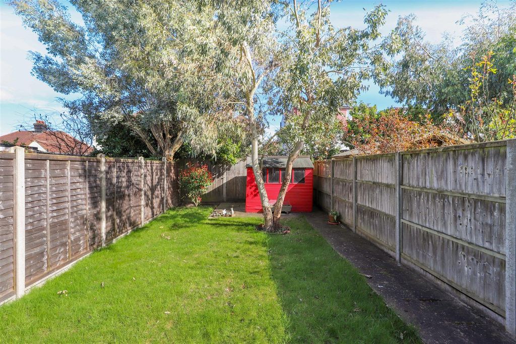 Property photo 2 of 8