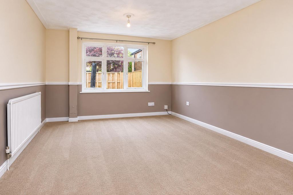 Property photo 3 of 15 Living Room