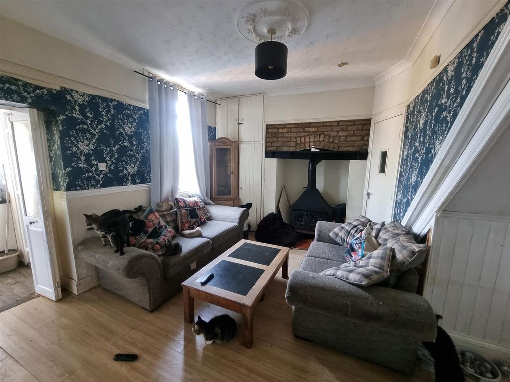 Property photo 3 of 12 Image002.Jpg