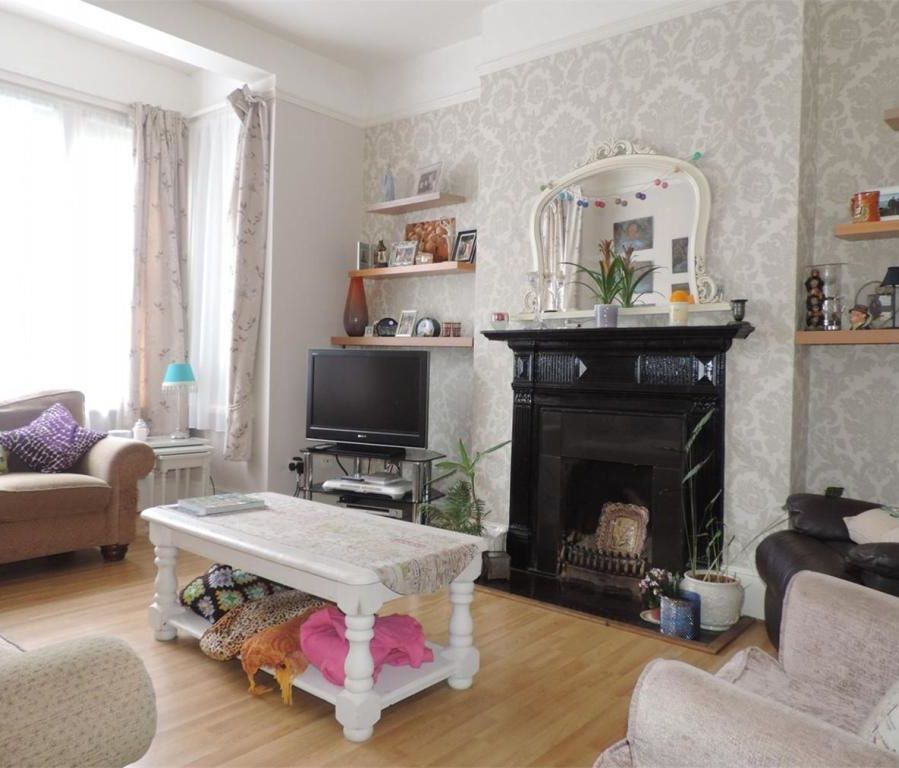Property photo 2 of 13