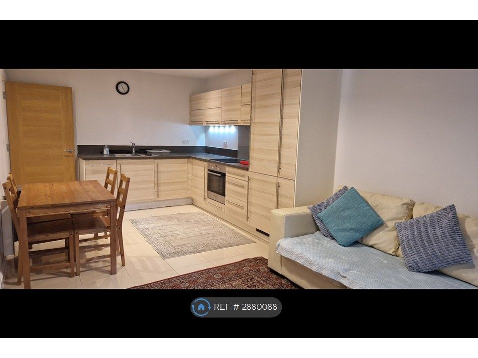 Property photo 2 of 11 Kitchen