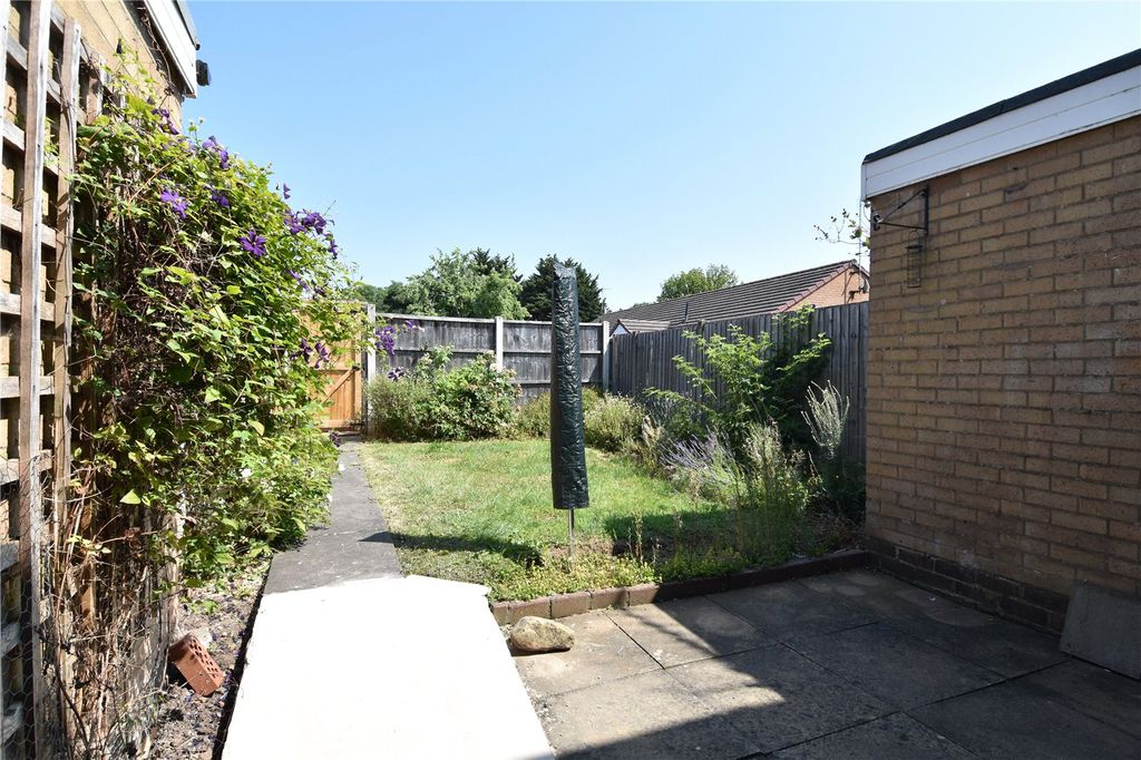 Property photo 2 of 25 Picture No. 12