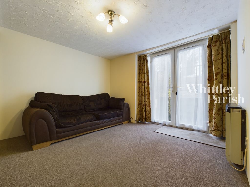 Property photo 3 of 10 Cam04332G0-Pr0132-Still005