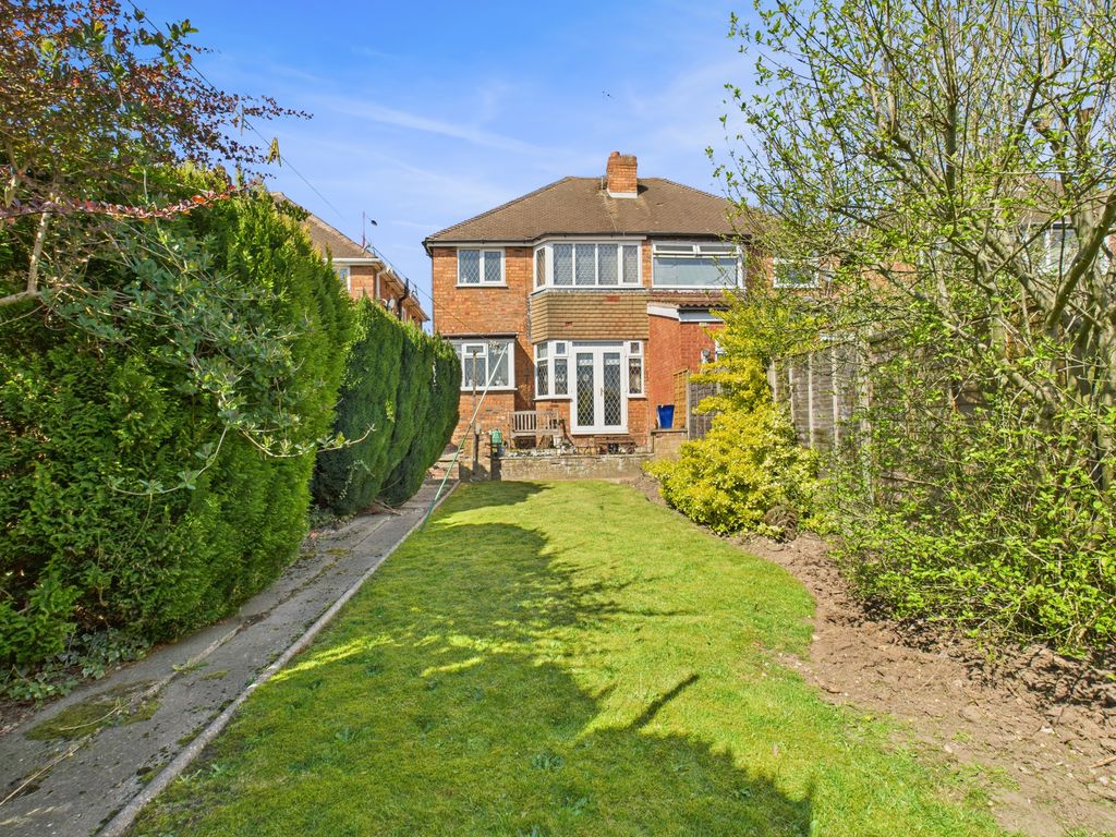 Property photo 2 of 28