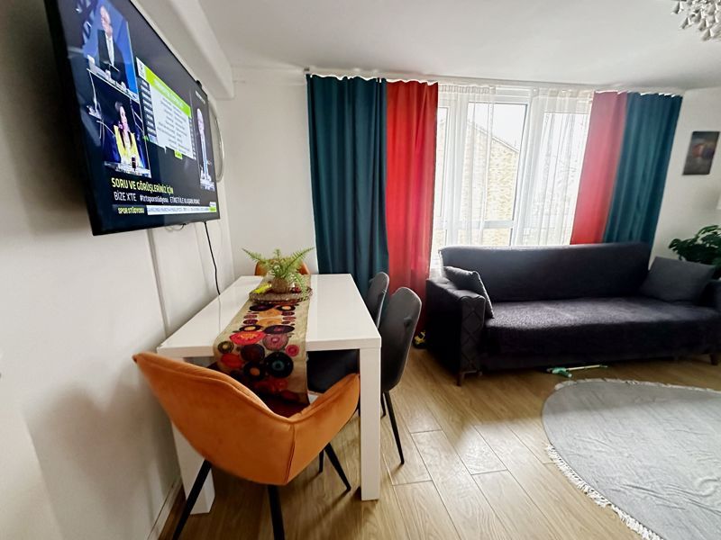 Property photo 3 of 10 Photo 2