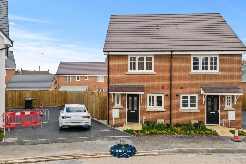 Property photo 1 of 18 7 Cromwell Close Sh Wm (1 Of 20).Jpg