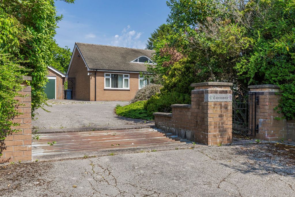 Property photo 2 of 28