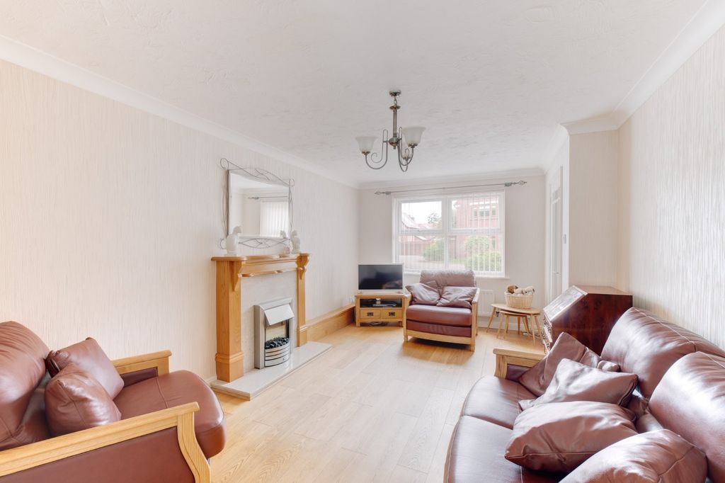 Property photo 2 of 16 Picture No. 05