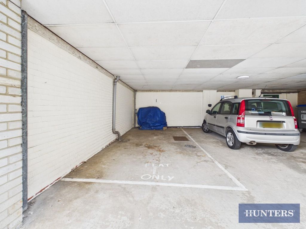 Property photo 2 of 15 Parking