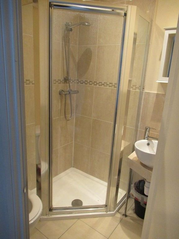 Property photo 3 of 6 O_1Ijp50Uglsfs6Kb1Omeqe3Kic4.Jpg