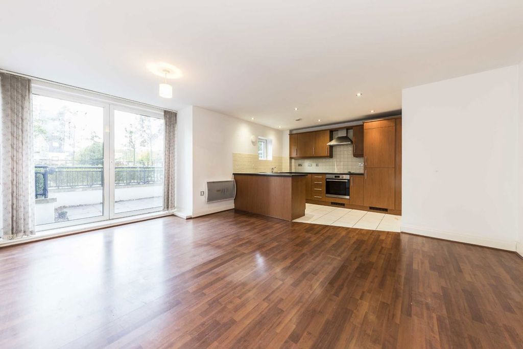 Property photo 2 of 6