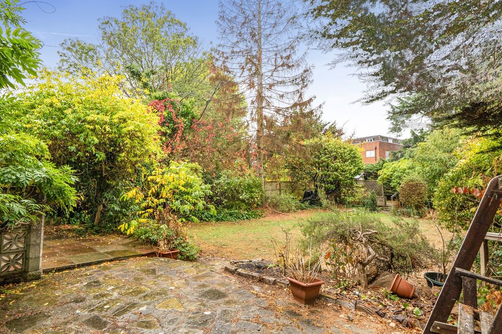 Property photo 2 of 23