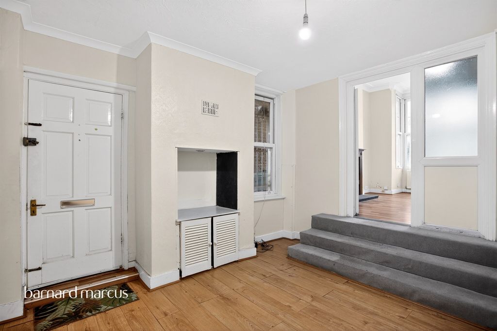 Property photo 3 of 22