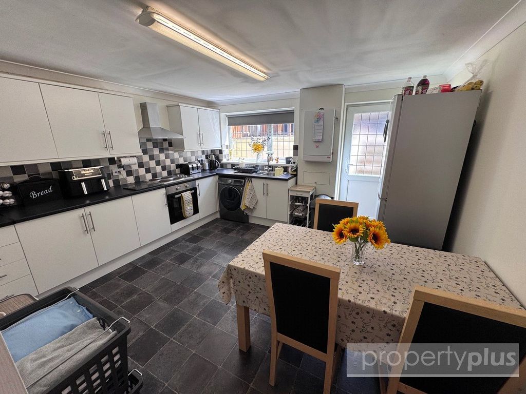 Property photo 2 of 12 Picture No. 08