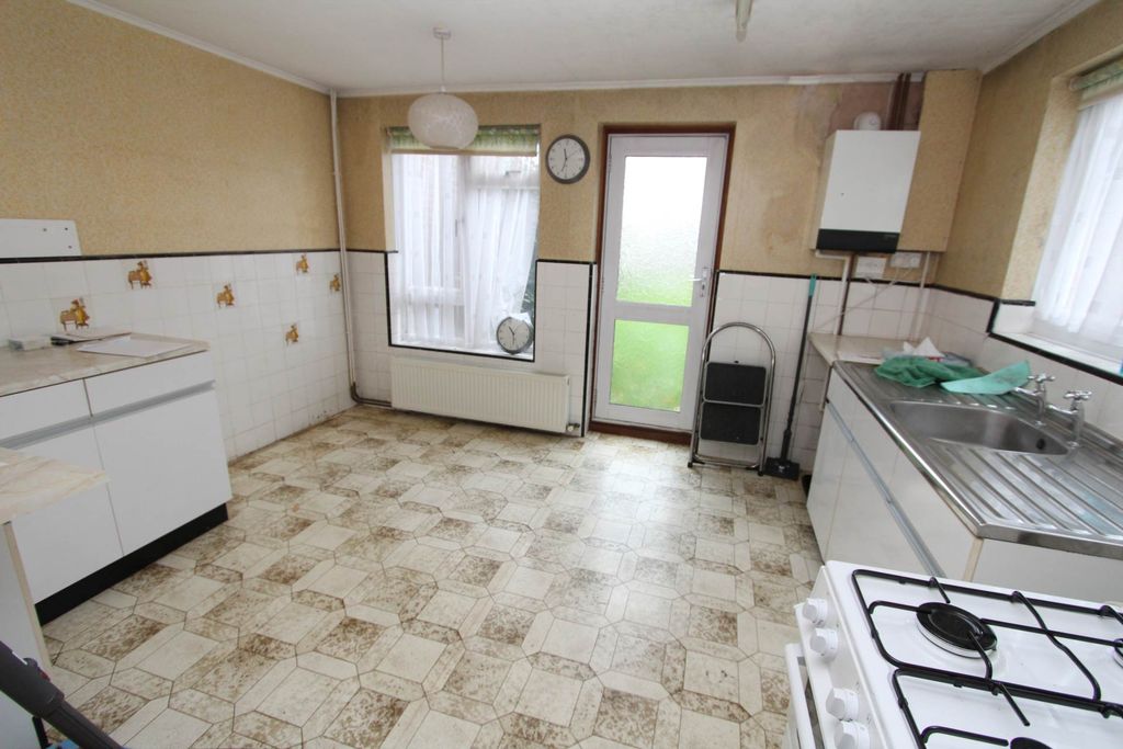 Property photo 3 of 9