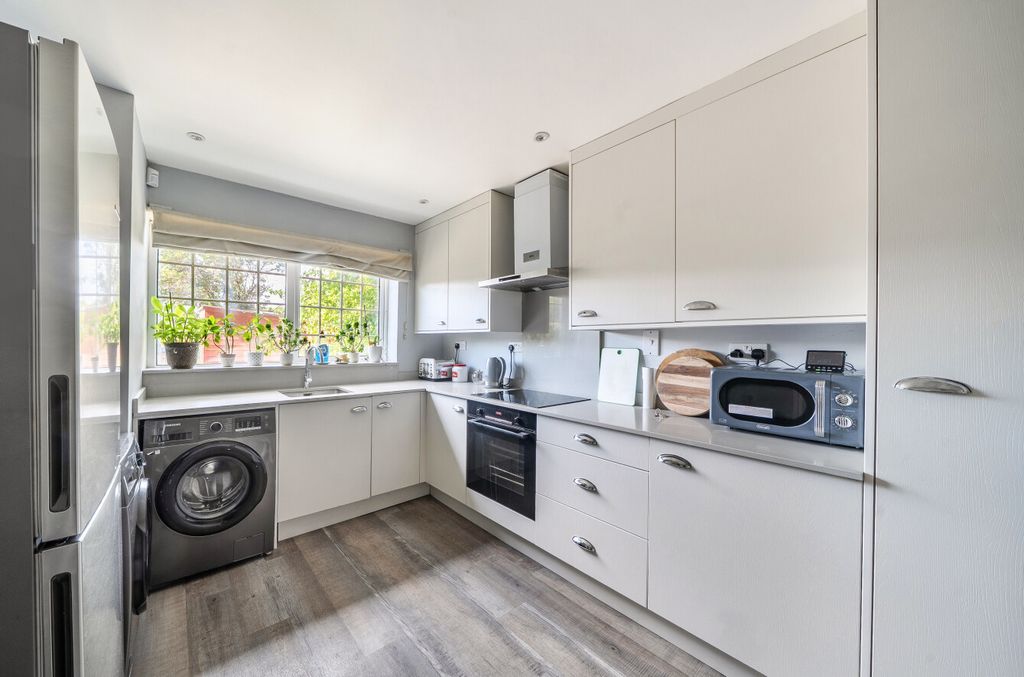Property photo 3 of 14 1513191-27-6A9051...
