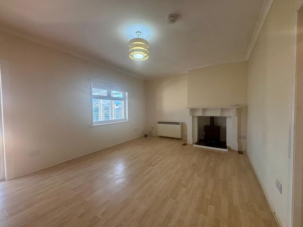 Property photo 3 of 17 2..Jpeg