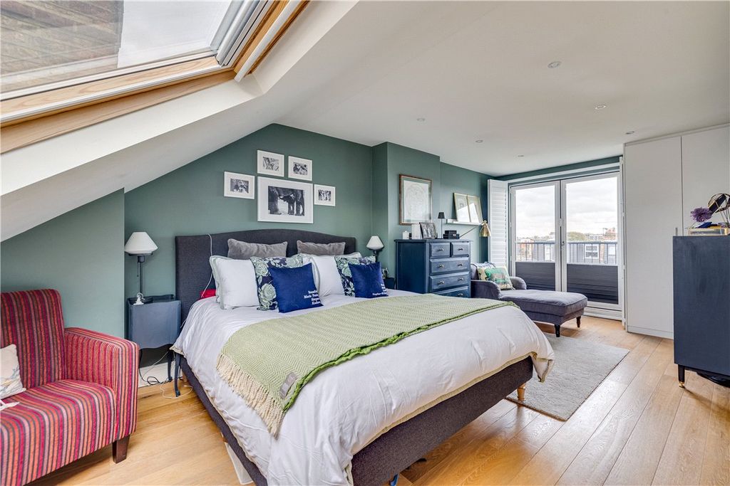 Property photo 2 of 25 Picture No. 08