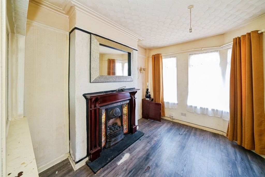 Property photo 3 of 16