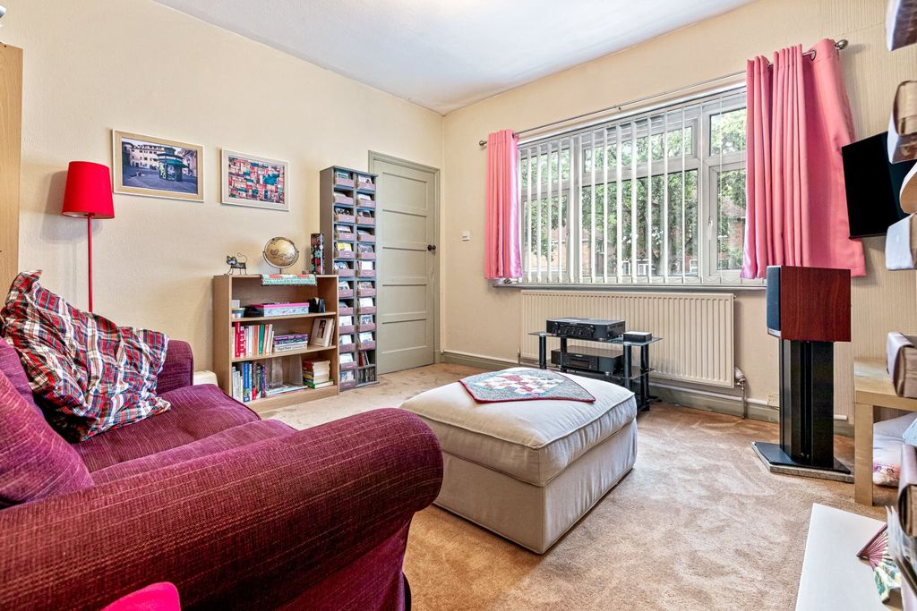Property photo 3 of 22