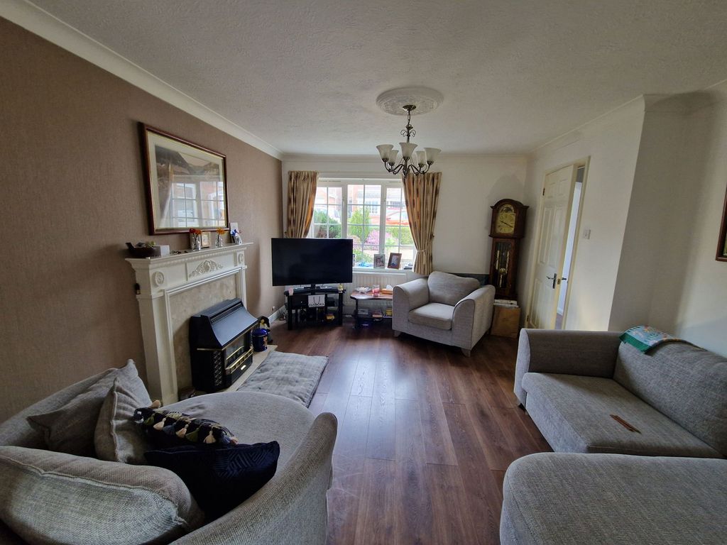 Property photo 3 of 15