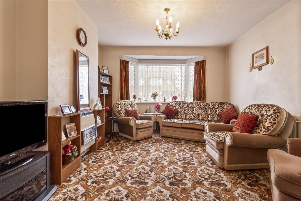 Property photo 2 of 16 14 Guildford Road-001.Jpg