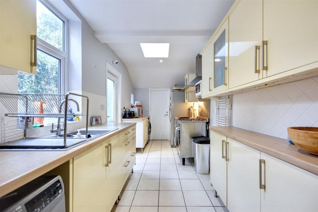 Property photo 3 of 28 Kitchen_1.Jpeg