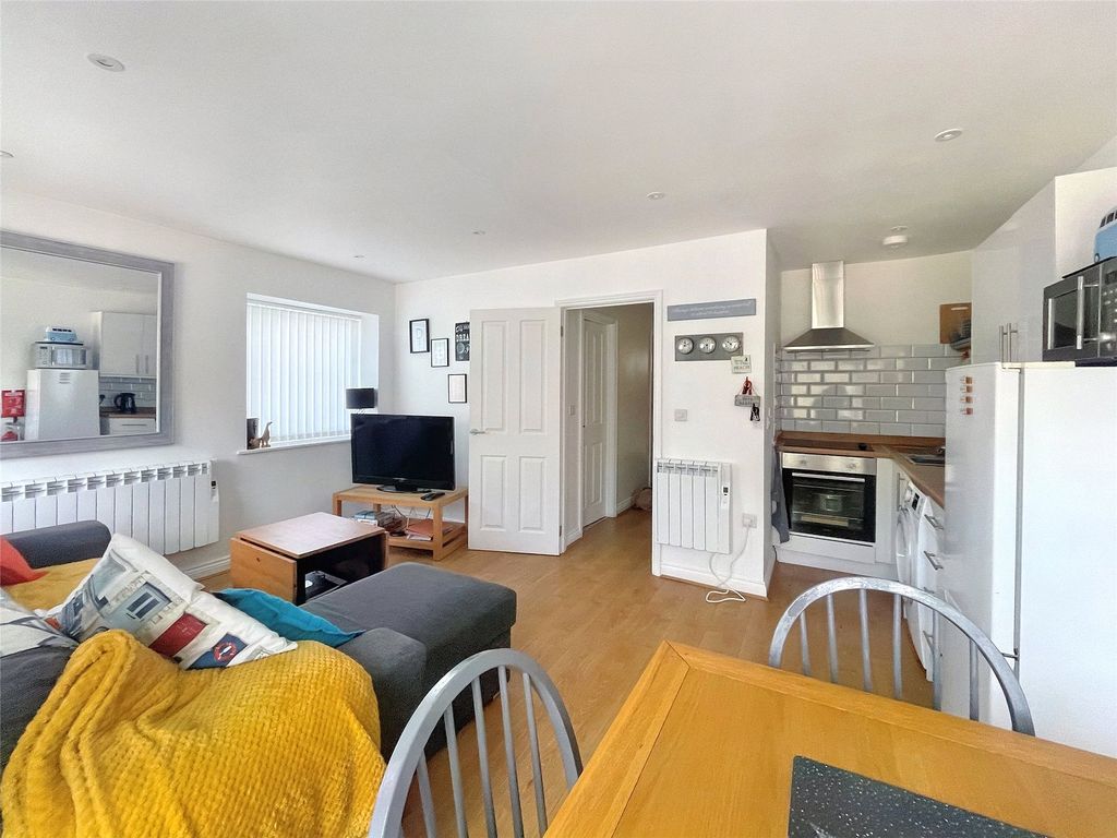Property photo 3 of 11 3 - Picture No. 18
