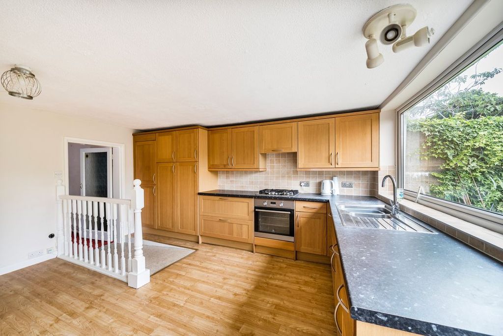 Property photo 3 of 19 131438016685A6Dced1593