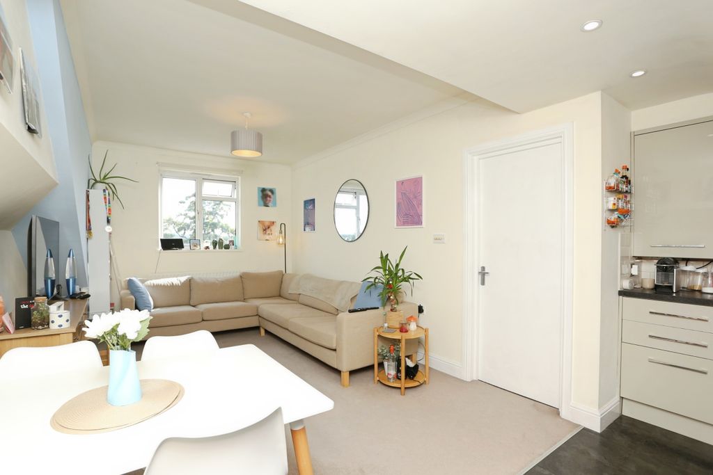 Property photo 2 of 13 B8Ed74Ac-Ed76-F011-B4cc-7Ced8d6cd050