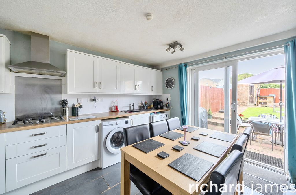 Property photo 3 of 13 6Ab4248Cb8cc4E3c9d48ba4c72E9717F
