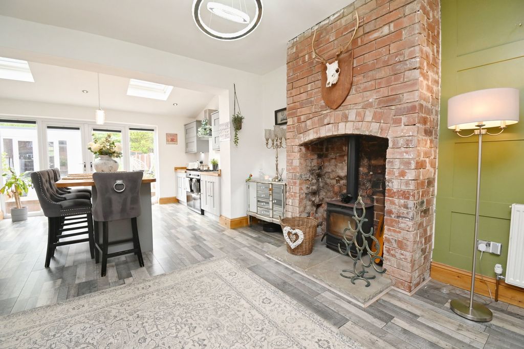 Property photo 2 of 22