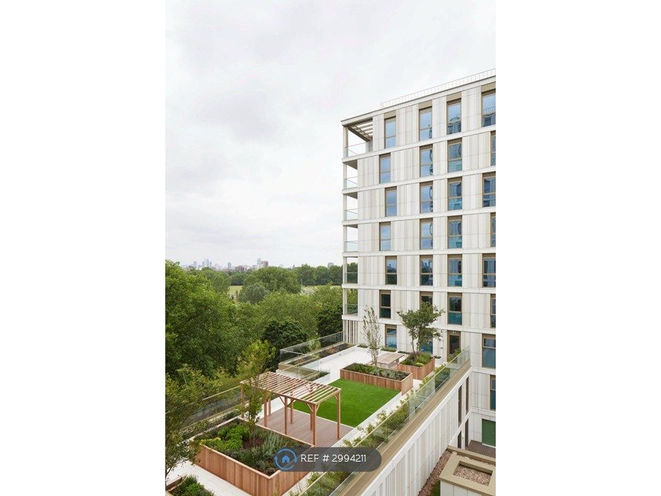 Property photo 2 of 23 Communal Roof Terrace