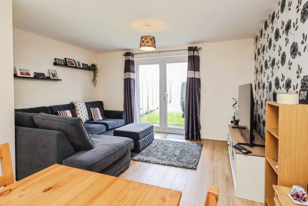 Property photo 3 of 26 Pbox-Img.Jpg