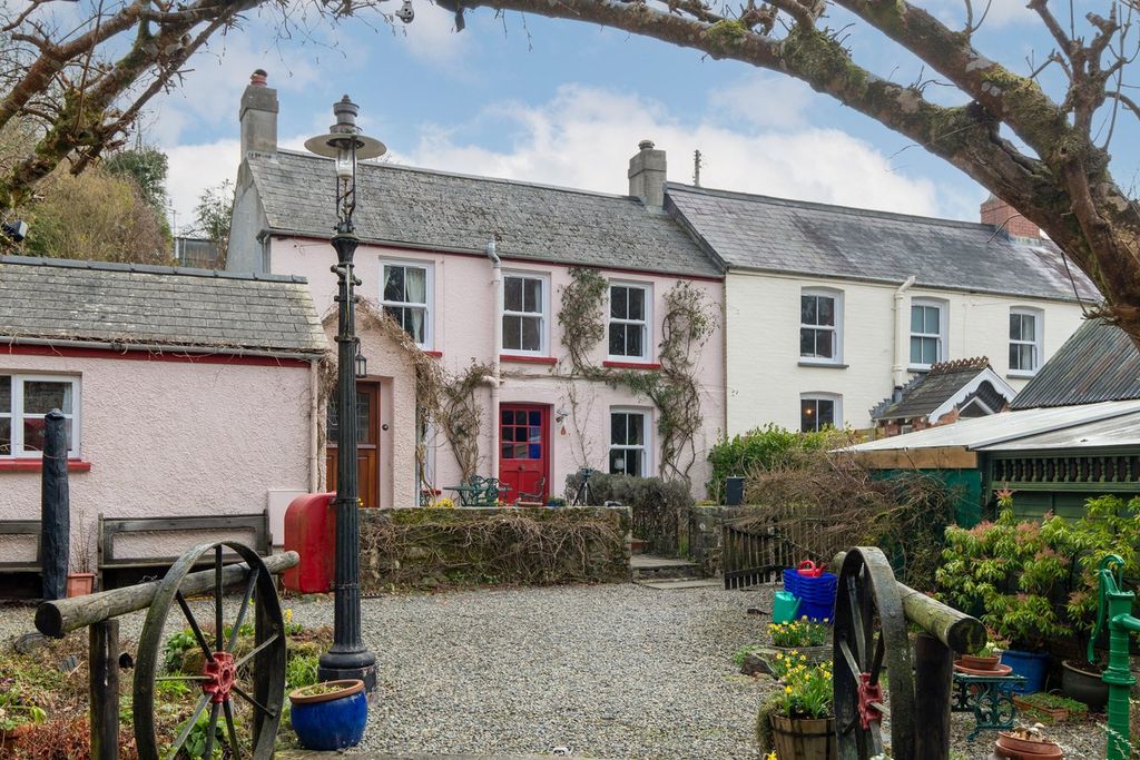 Property photo 1 of 34