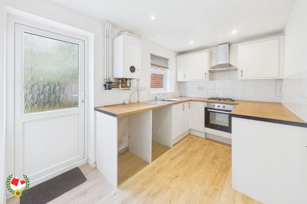 Property photo 2 of 8