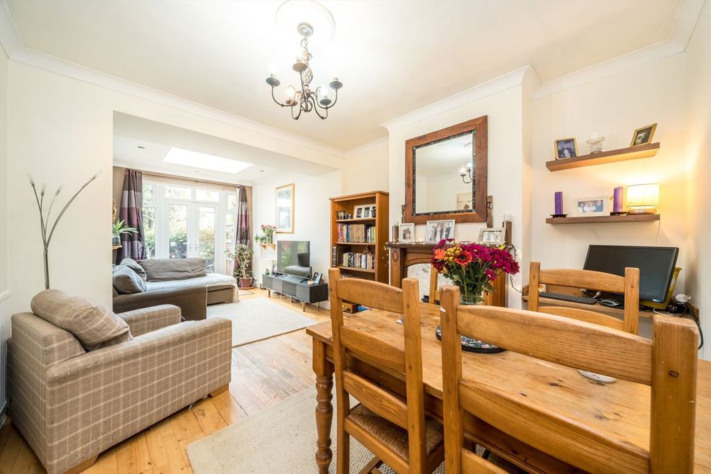 Property photo 2 of 8