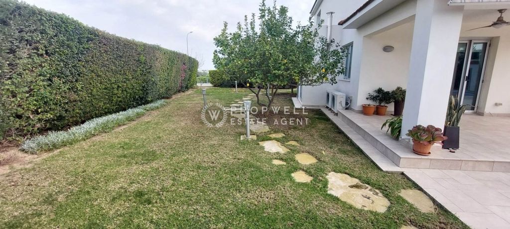 Property photo 3 of 40