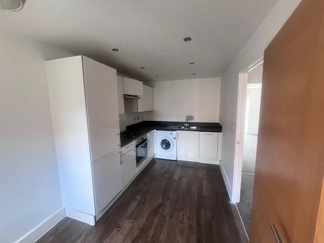 Property photo 3 of 14 Kitchen