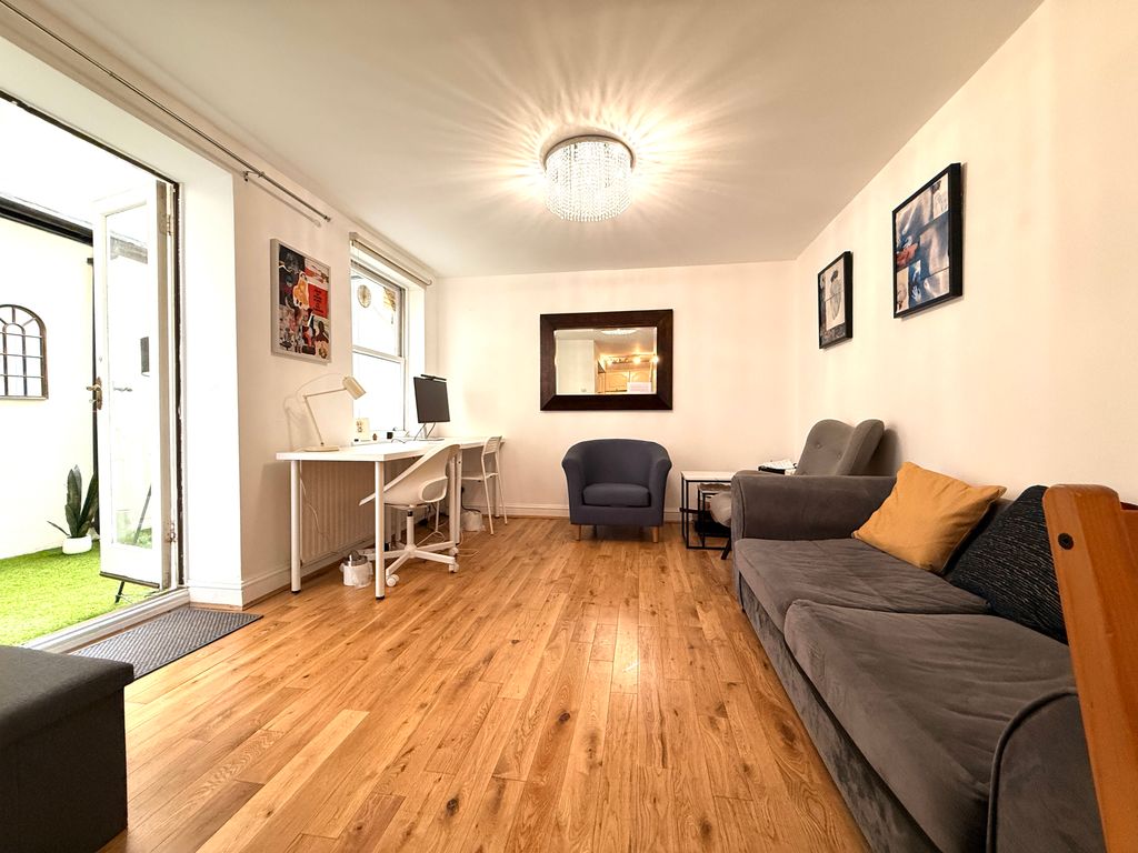 Property photo 3 of 12