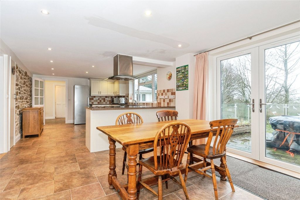 Property photo 2 of 23 Kitchen Diner