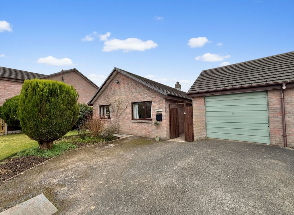 Property photo 1 of 33 Lazyhill