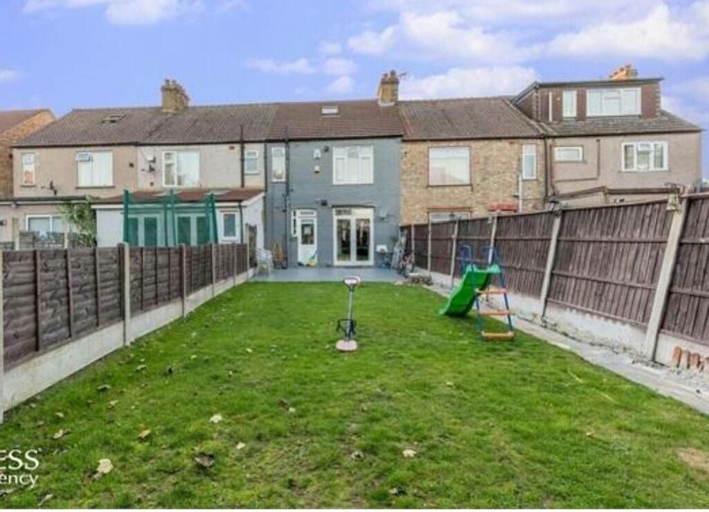 Property photo 3 of 4