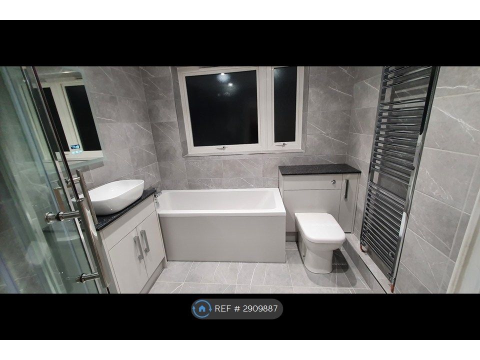 Property photo 2 of 32