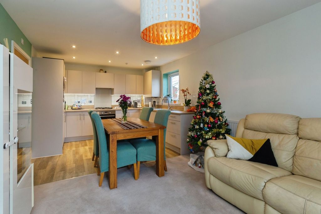 Property photo 2 of 13 Pbox-Img.Jpg