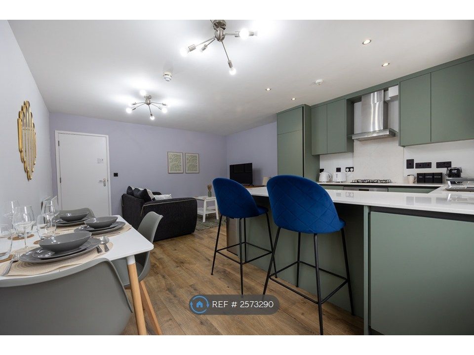 Property photo 3 of 22 Dining Kitchen
