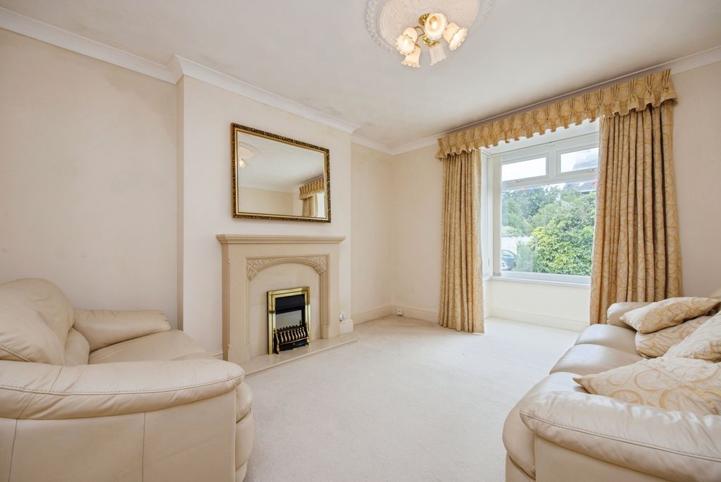 Property photo 2 of 17 Pbox-Img.Jpg