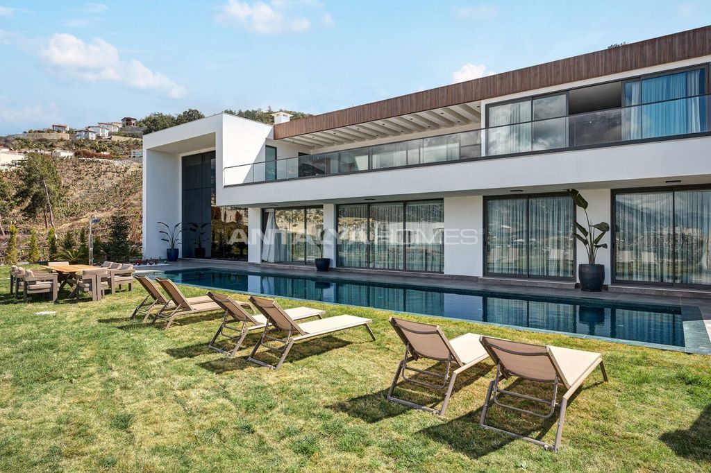 Property photo 1 of 33