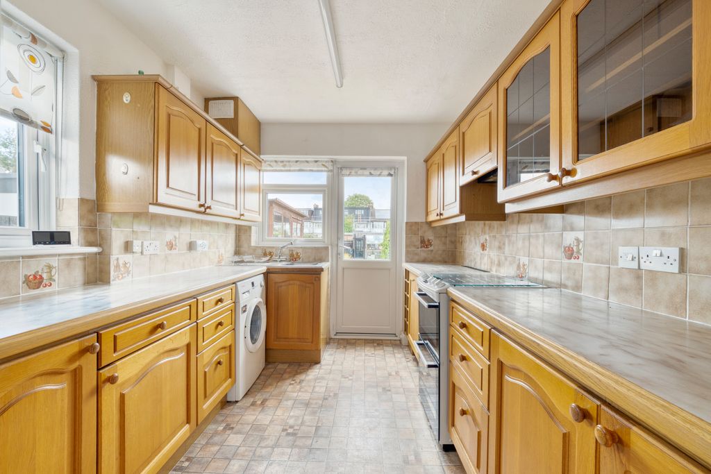 Property photo 2 of 13 Picture No. 34