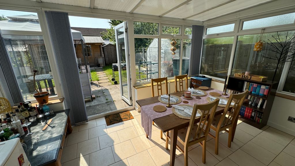 Property photo 3 of 15 Conservatory